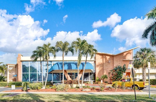 Hallandale Beach Apartment | Gorgeous Gem, Walk From the Ocean!