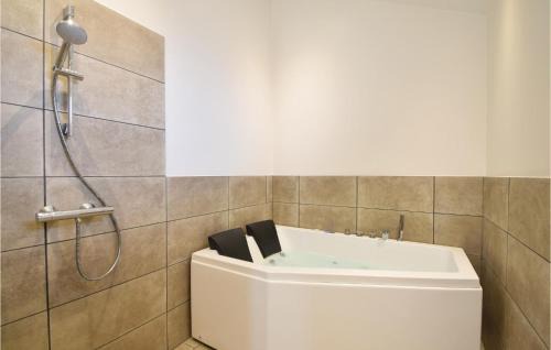 Hvidbjerg Strand House | Gorgeous Home In Børkop With Wifi