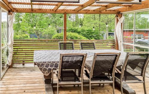 Hokerum House | Gorgeous Home In Hökerum With Lake View