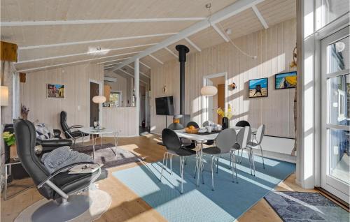 Ristinge House | Gorgeous Home In Humble With Kitchen