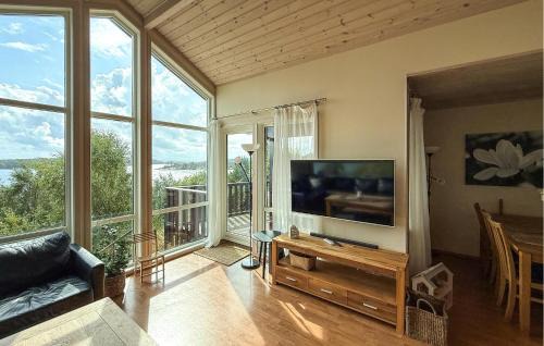 Hervik House | Gorgeous Home In Nedstrand With Sauna