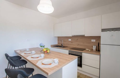 Vrvari House | Gorgeous home in Porec
