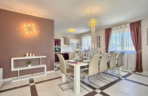 Banjole House | Gorgeous home in Pula