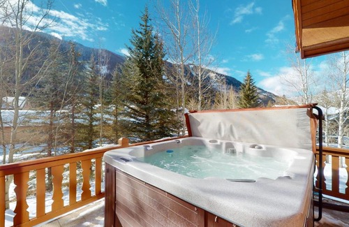 Vail House | Gorgeous home in Quiet East Vail