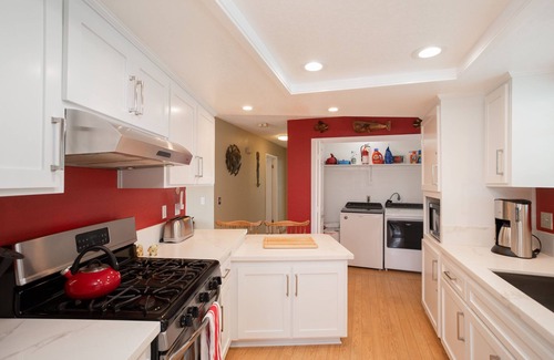 Oceano House | GORGEOUS HOME, STEPS TO THE BEACH WITH OCEAN VIEWS!