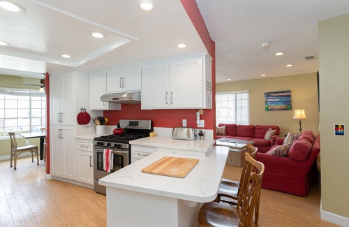 Oceano House | GORGEOUS HOME, STEPS TO THE BEACH WITH OCEAN VIEWS!