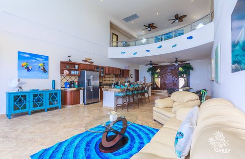 Isla Mujeres House | Gorgeous luxurious retreat on the Caribbean with unrestricted views!