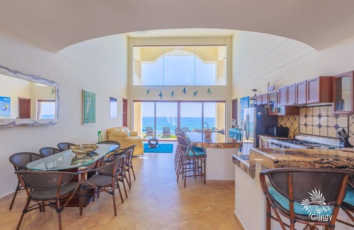Isla Mujeres House | Gorgeous luxurious retreat on the Caribbean with unrestricted views!