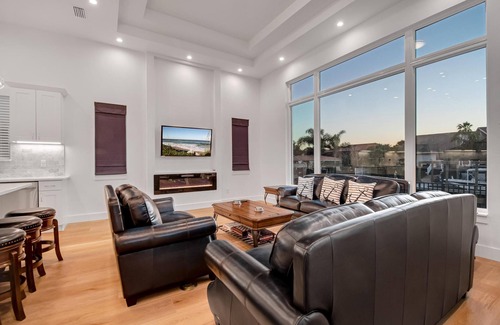 Palm Harbor House | Gorgeous, pet-friendly home w. heated pool, game room