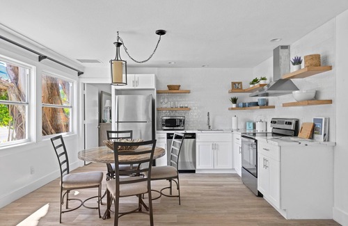 Captiva Cottage | Gorgeous Renovated Cottage steps to beach!