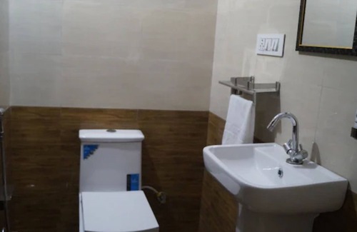 Jabalpur Hotel | Goroomgo Ajanta Jabalpur