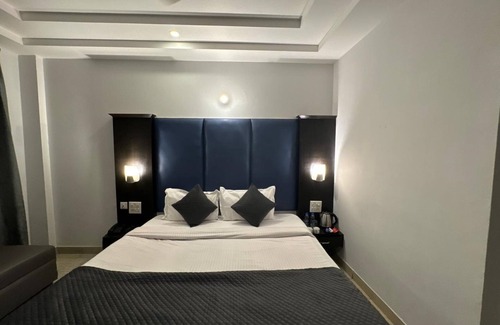 Kishangarh Hotel | Goroomgo Chandigarh Grand and Banquet