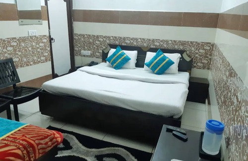 Katra Hotel | Goroomgo Madhu Palace Katra