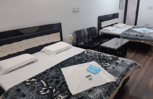 Katra Hotel | Goroomgo Madhu Palace Katra
