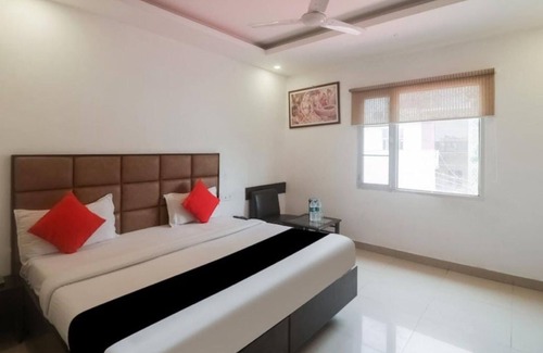 Chandigarh Hotel | Goroomgo Motel Maurya Chandigarh