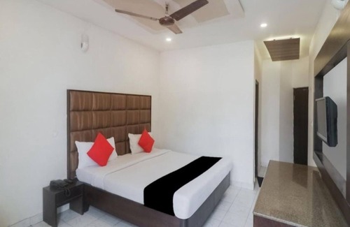 Chandigarh Hotel | Goroomgo Motel Maurya Chandigarh