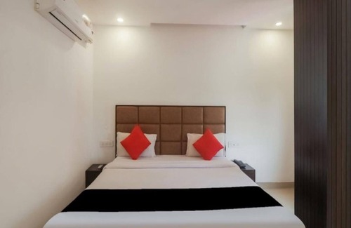 Chandigarh Hotel | Goroomgo Motel Maurya Chandigarh