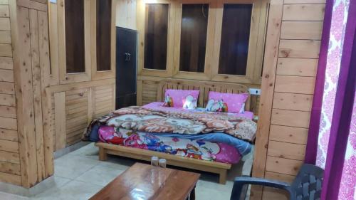 Tallital Hotel | Goroomgo Payal Lake View Mall Road Nainital