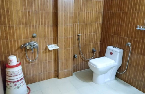 Jabalpur Hotel | Goroomgo Satyam Residency Jabalpur