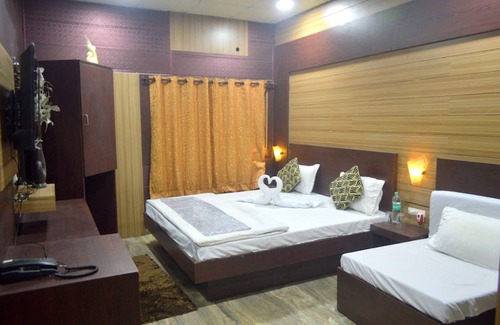 Jabalpur Hotel | Goroomgo Satyam Residency Jabalpur
