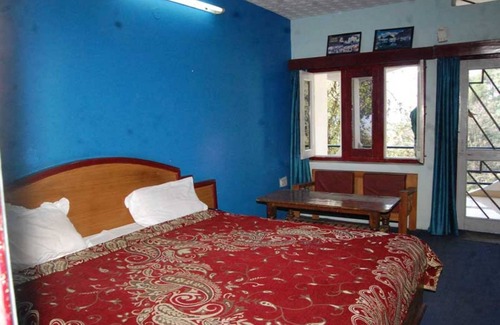 Kausani Hotel | Goroomgo Shivay Kausani