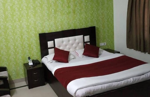 Bhubaneshwar Hotel | Goroomgo Shree Ganapati Premium