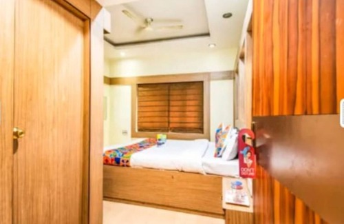Sector II Hotel | Goroomgo The Moon Residency Kolkata