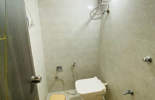 Rajpipla Hotel | Goroomgo The Rudra Homestay Gujrat