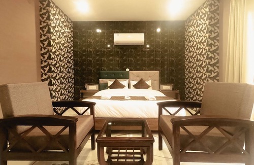 Banikhet Hotel | Goroomgo Viva La Vida Dalhousie