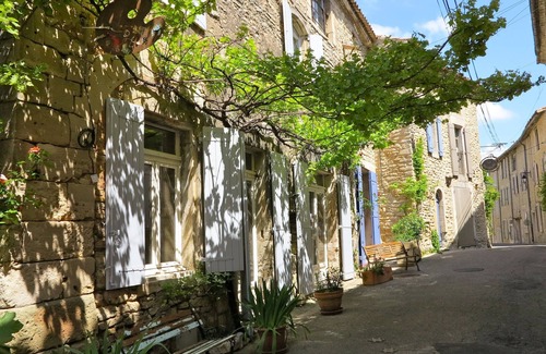 Goult House | GOULT: 2 bedroom house with great views, 2 minutes walk from the main square