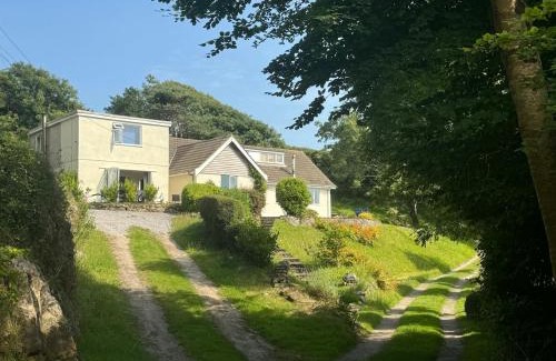 Crynant Apartment | Gower cottage for 2-4 with sea views near sandy beach