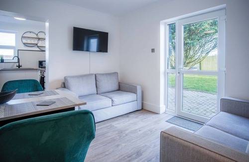 Port-Eynon Apartment | Gower Hideaway - 3 Bed - Ocean Breeze