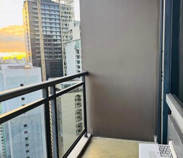 Downtown Apartment | Gramercy Residences Studio With Balcony City View