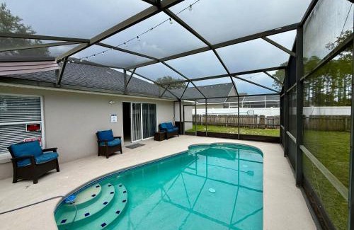 Haines City House | Grand Deluxe Pines 3BR Pool Home near Disney