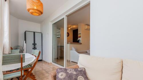 Carosse Apartment | Grand studio lumineux à Saint-Gilles-les-Bains