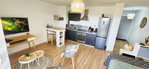 Sainte-Clotilde Apartment | Grand studio proche aéroport