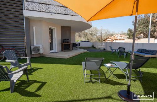Vias Apartment | Grand T3 neuf climatisé avec WIFI à 100m de la mer