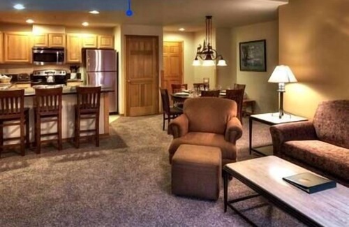 Four O'Clock Resort | Grand Timber Lodge Resort, Fireplace, Ski-In/Out