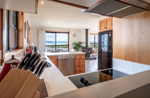 Coles Bay House | Granite Beach