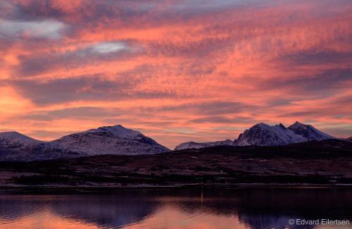 Tromso Apartment | Great apartment with a lovely view of the sea and mountains