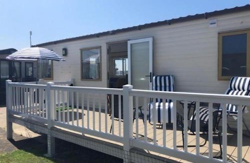 Harwich Other | Great Caravan With Decking And Wi-Fi At Dovercourt Holiday Park Ref 44002F