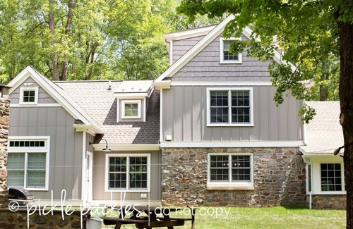 Kintnersville Ski Chalet | Great for large gatherings - Private, Wooded, 4 Bedroom, 3.5 Bath, Sleeps 14