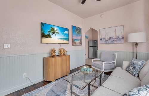 Gulfport Condo | 🌴Great Location☀Walk To Beach🐬Ledoux Carre' #1🐠Historic Charm! Pet Friendly