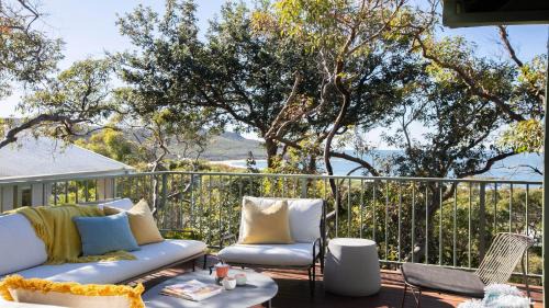 Killcare House | Great Views, Easy Walk To Beach and Bay In Bush Setting