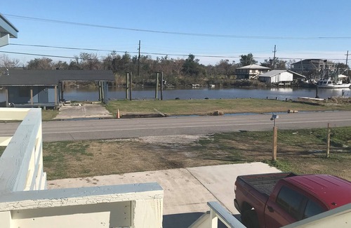 Chauvin House | Greatest Fishing in World! 4bd/2.5ba w/WIFI