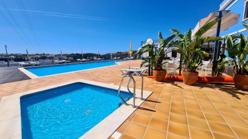 Alpouvar Apartment | Green and Blue View Apartment