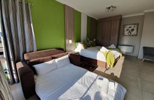 Rustenburg Cabin | Green Side accommodation