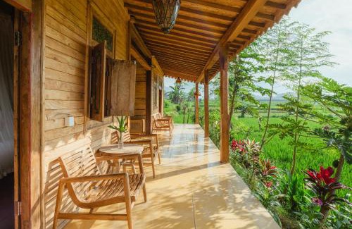 Sidemen House | Green vanilla kabin