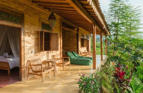 Sidemen House | Green vanilla kabin