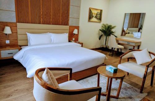 Punjab Hotel | Greenpak Hotel by ChenOne